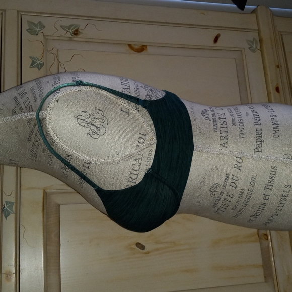 Victoria's Secret, Uplift Demi Bra - Picture 2 of 5